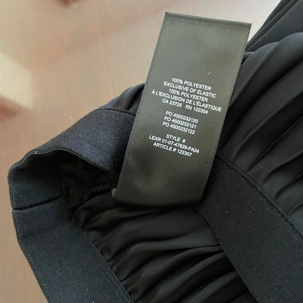 Aritzia Babaton Black Pleated Skirt - Picture 5 of 5